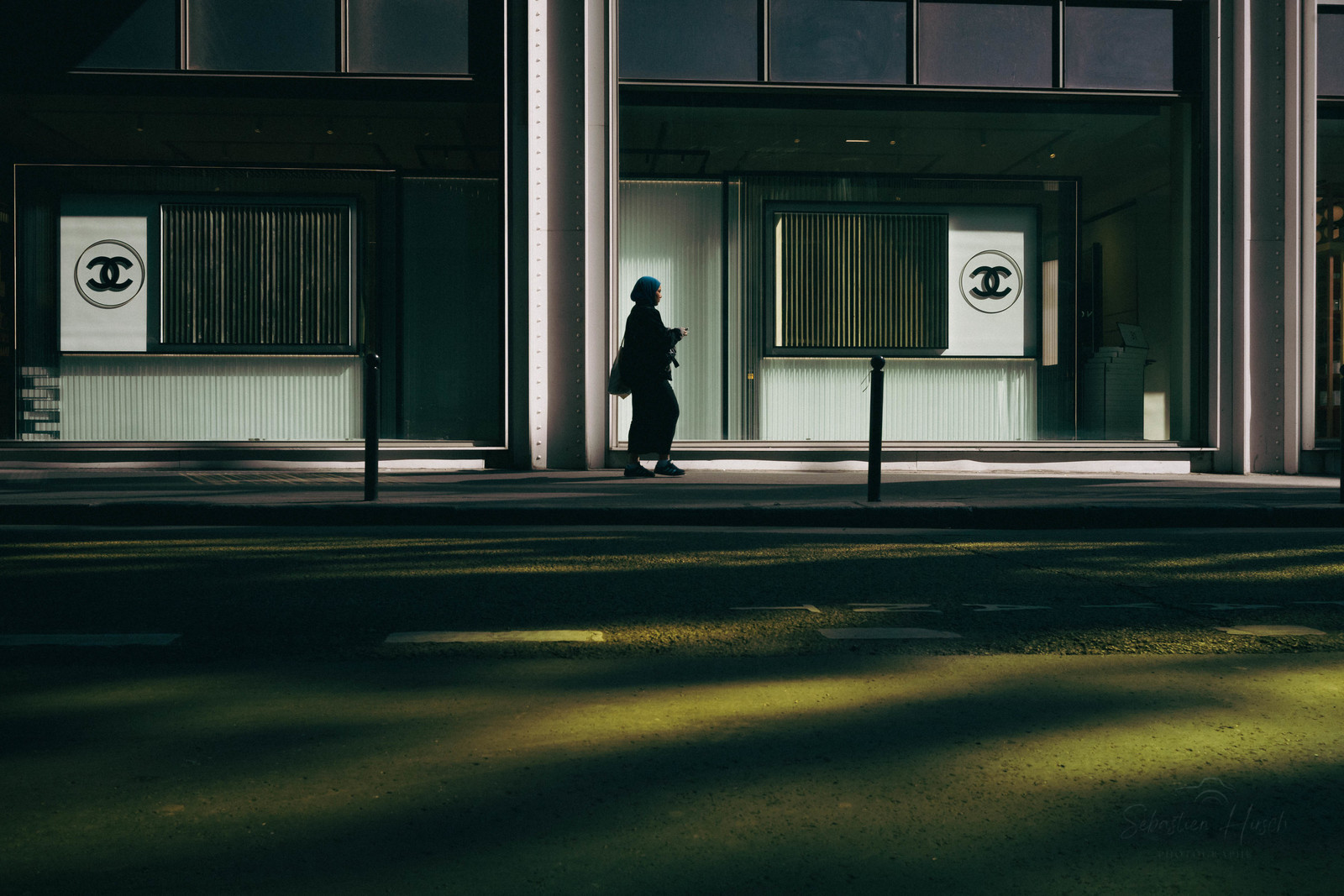 Des photographies en couleur, où les gens sont magnifiés par la lumière chaude du soleil